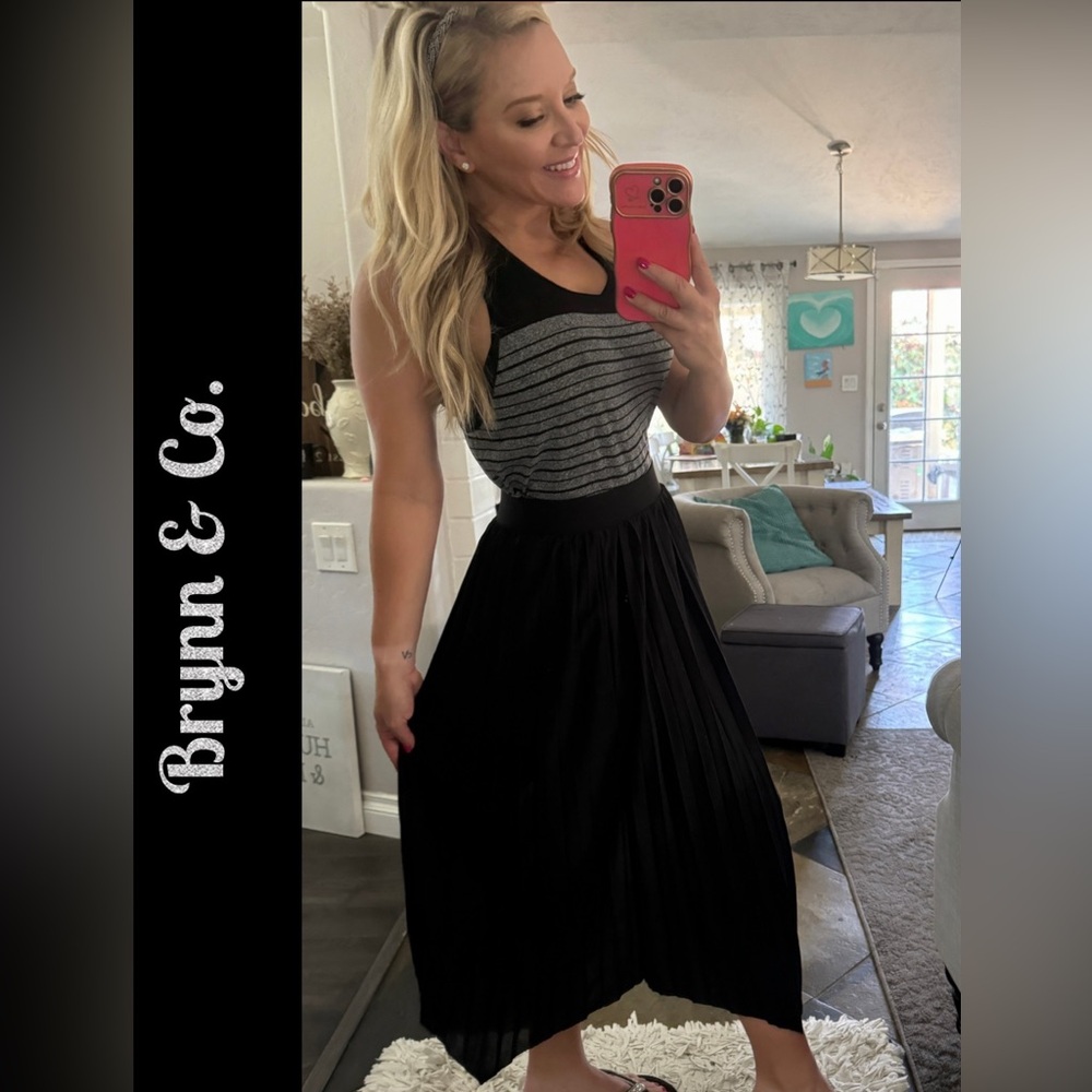 🆕 NWT asymmetrical skirt